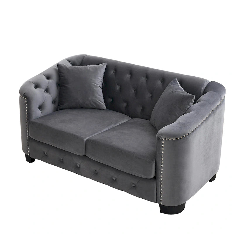 Canapé 2 places chesterfield en velours gris avec cloutage