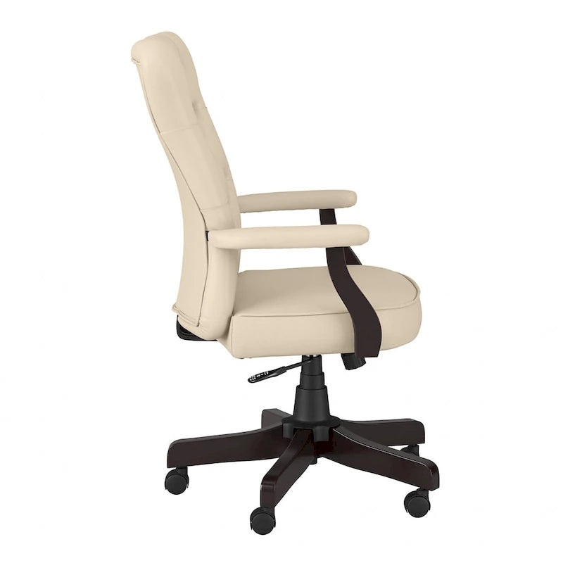 Fauteuil de bureau capitonné à dossier haut Cabot avec accoudoirs de Bush Furniture