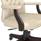 Fauteuil de bureau capitonné à dossier haut Cabot avec accoudoirs de Bush Furniture